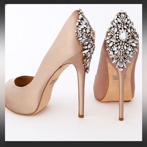 Badgley Mischka Kiara Crystal Back - Latte Satin Sz 9